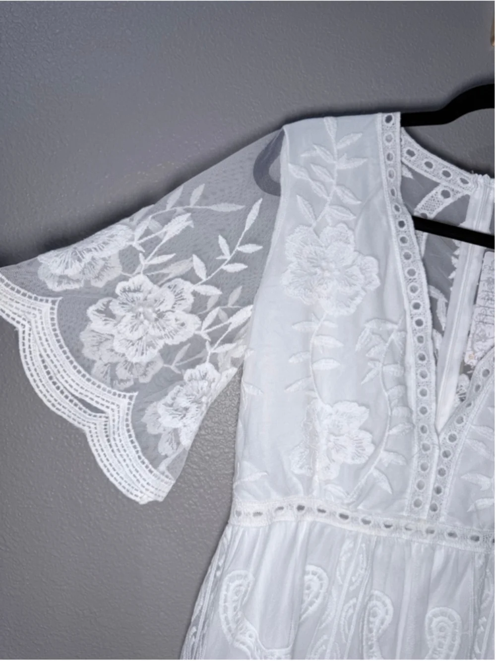 Women's NWT Eleter White Lace Floral Romper M